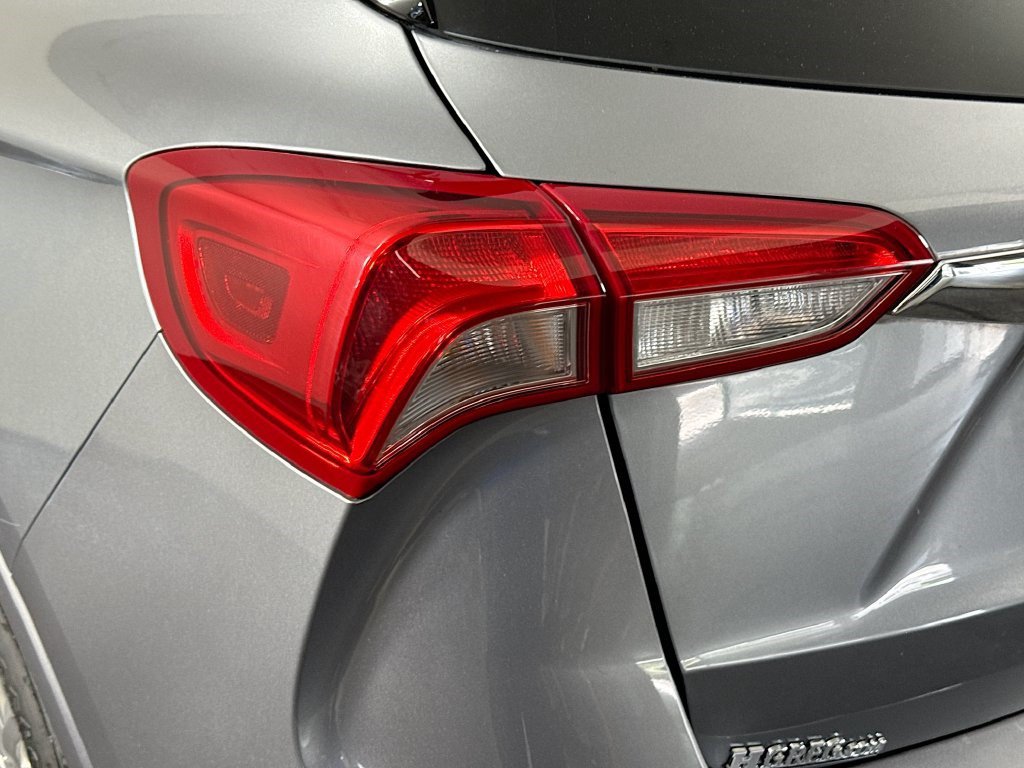 Used 2019 Buick Envision Essence FWD image 35