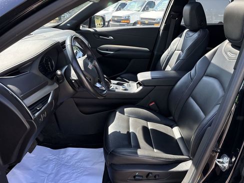 Used 2023 Cadillac XT4 Premium Luxury w/ Cold Weather Package AWD/4WD image 20