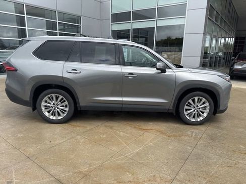 Used 2025 Toyota Grand Highlander AWD image 8
