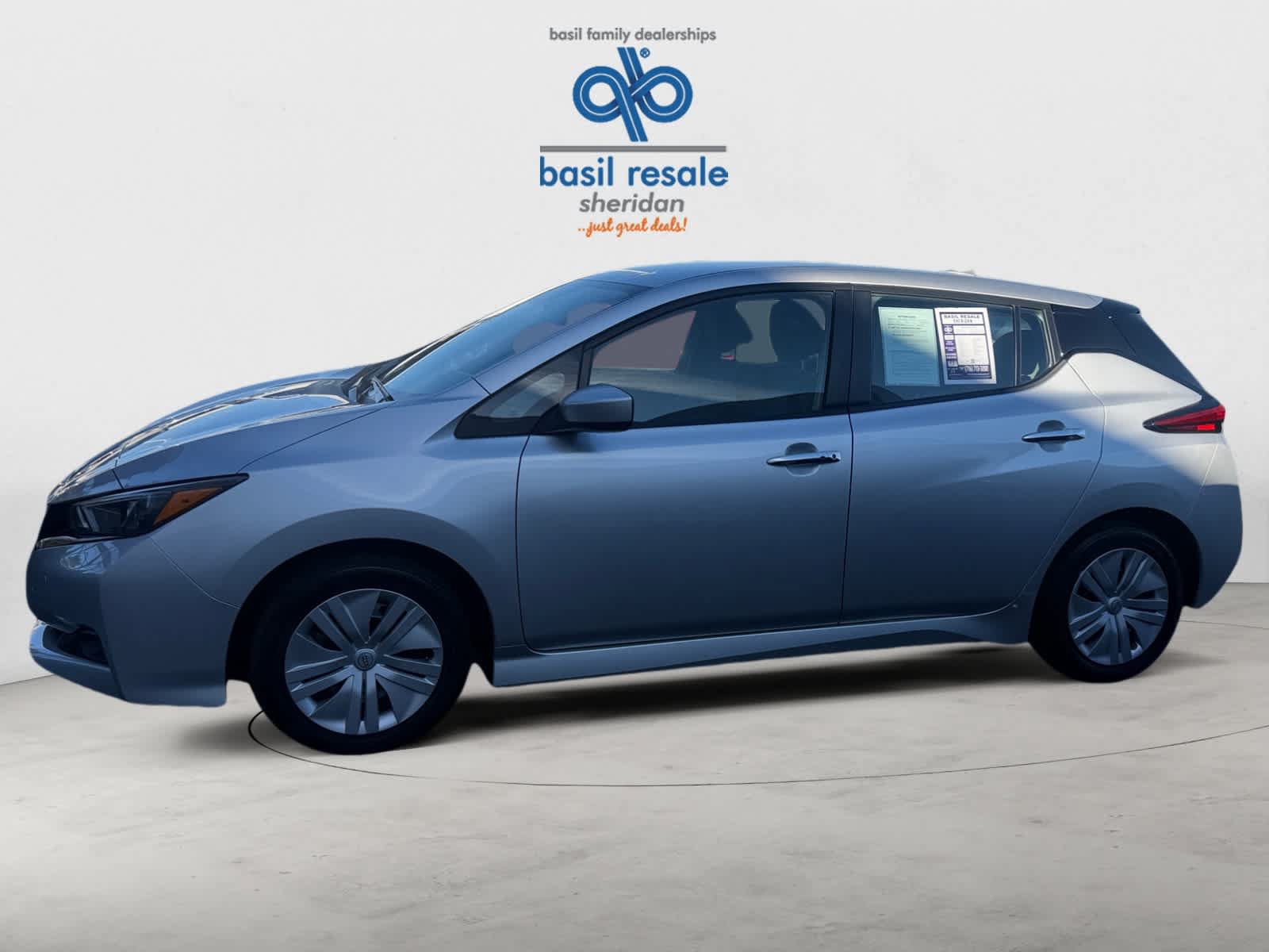Used 2018 Nissan Leaf S w/ S Charge Package FWD image 3