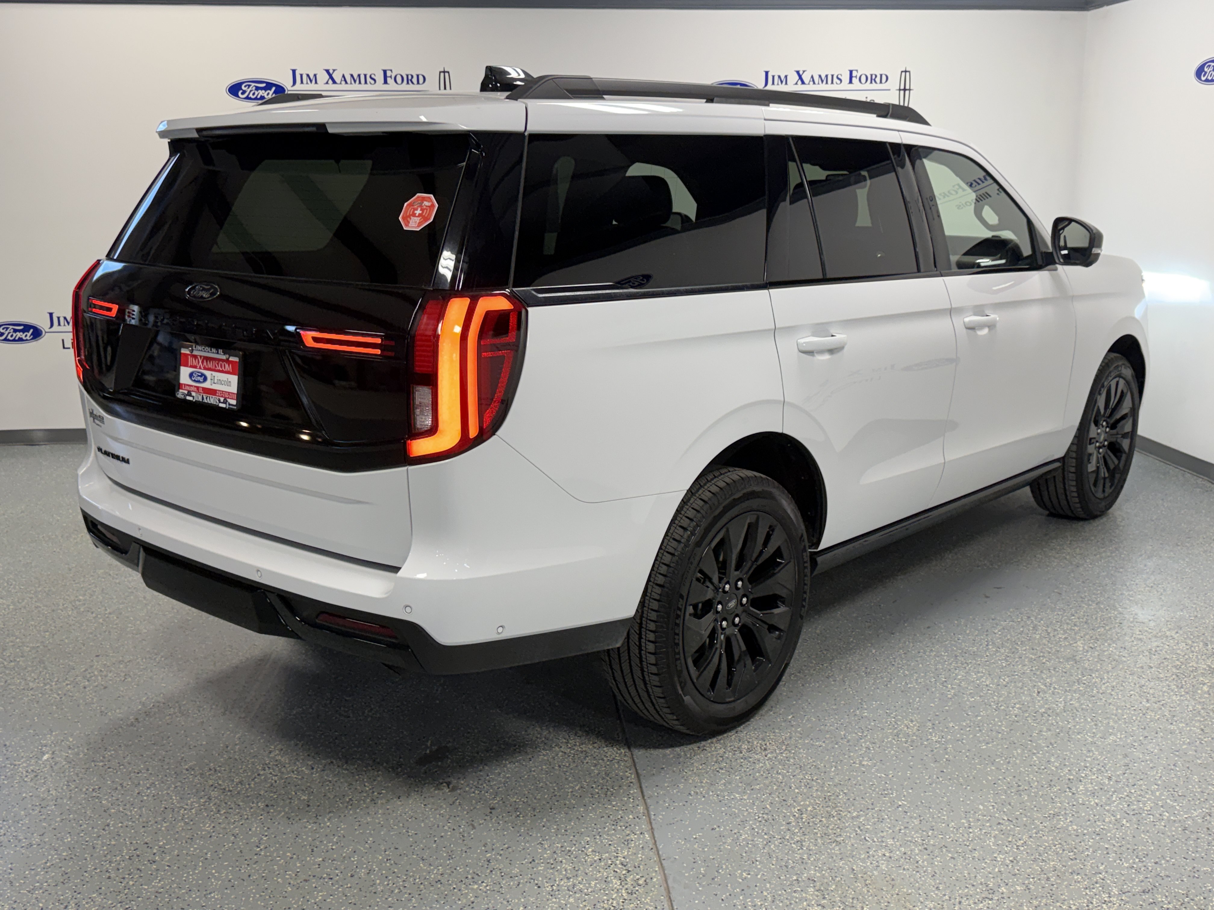 Used 2025 Ford Expedition Platinum w/ Stealth Appearance Package AWD/4WD image 38