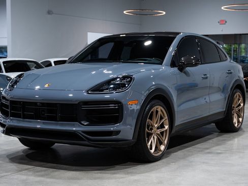 Used 2022 Porsche Cayenne Turbo GT AWD/4WD image 10