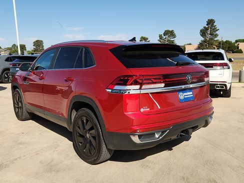 Used 2024 Volkswagen Atlas Cross Sport SE AWD/4WD image 3