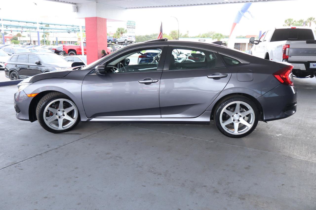 Used 2017 Honda Civic EX-T image 10