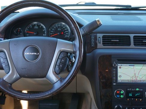 Used 2012 GMC Yukon XL Denali image 26