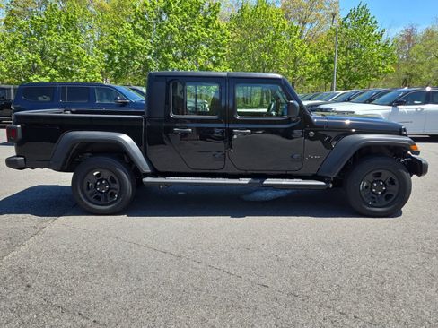 New 2026 Jeep Gladiator Sport AWD/4WD image 3