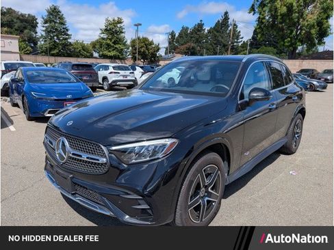 Used 2024 Mercedes-Benz GLC 300 4MATIC image 1