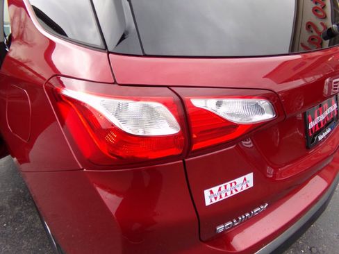 Used 2018 Chevrolet Equinox LT FWD image 13