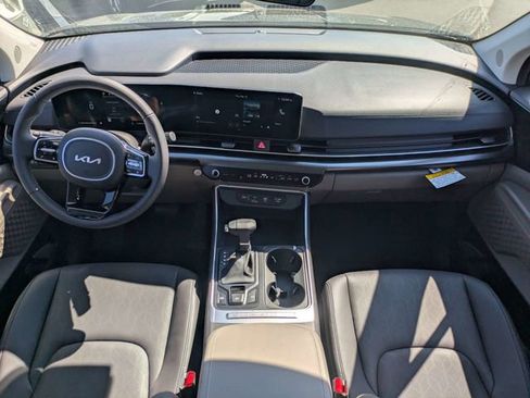 New 2026 Kia Carnival FWD image 14