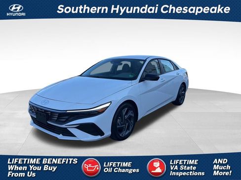 Used 2025 Hyundai Elantra Sport image 1