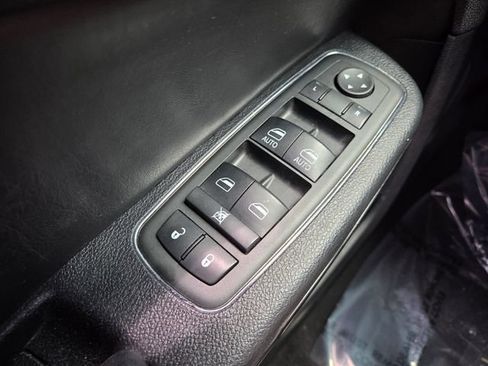 Used 2014 Chrysler 300 S w/ Light Group RWD image 22