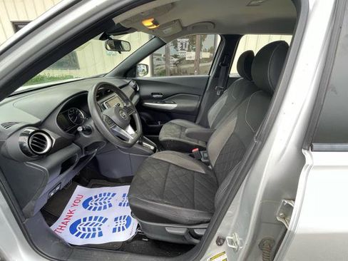 Used 2020 Nissan Kicks SV FWD image 10