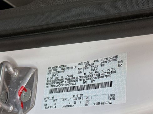 Used 2017 Ford Escape SE image 12