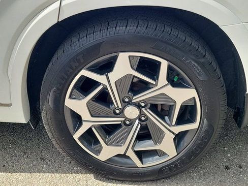 Used 2021 Hyundai Palisade Calligraphy w/ Winter Package image 9