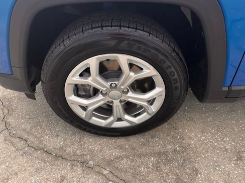 Used 2024 Jeep Compass Latitude AWD/4WD image 11