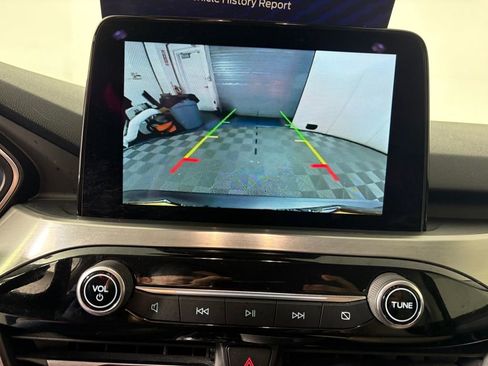 Certified 2021 Ford Escape Titanium image 20