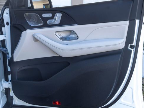 Used 2024 Mercedes-Benz GLE 450 4MATIC image 25