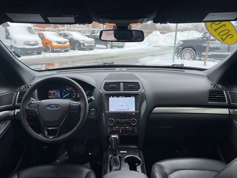 Used 2019 Ford Explorer XLT w/ Equipment Group 202A image 18