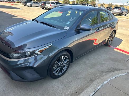 Used 2023 Kia Forte LXS w/ LXS Technology Package FWD image 1