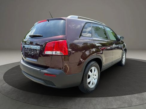 Used 2013 Kia Sorento LX w/ Convenience Pkg FWD image 5