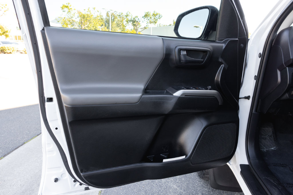 Used 2021 Toyota Tacoma SR5 RWD image 13