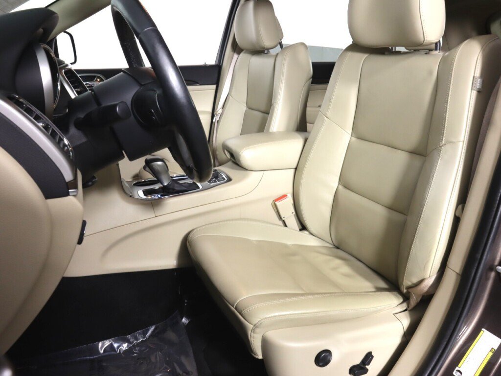 Used 2018 Jeep Grand Cherokee Limited AWD/4WD image 30