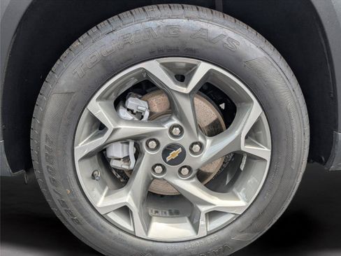 Used 2025 Chevrolet Trax LT FWD image 44