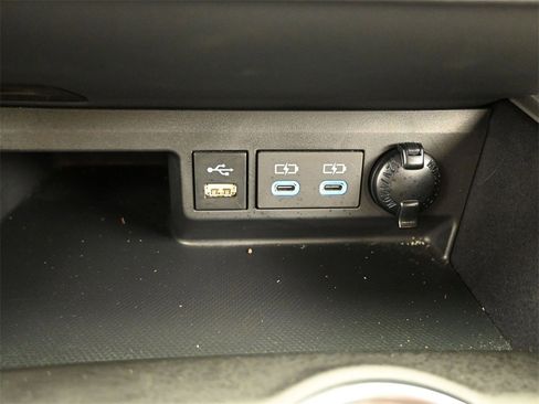 Used 2022 Toyota Highlander XLE image 30