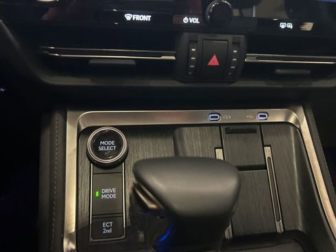 Used 2025 Lexus GX 550 image 10