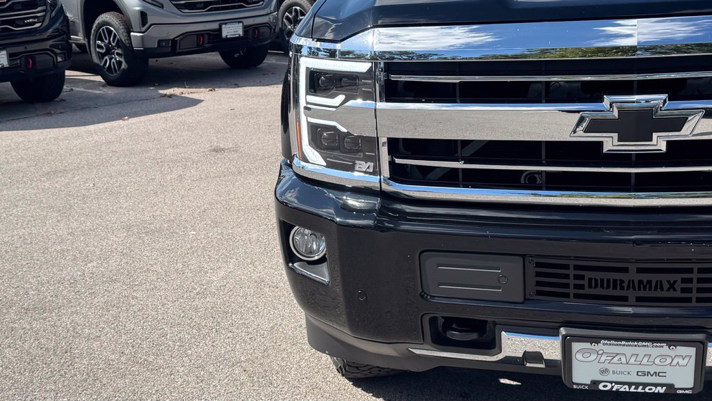 Used 2018 Chevrolet Silverado 2500 High Country w/ Duramax Plus Package AWD/4WD image 13