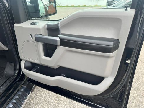 Used 2018 Ford F150 XLT w/ Equipment Group 302A Luxury image 9