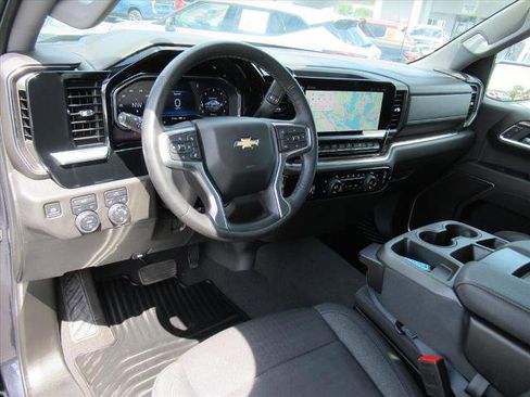 Used 2024 Chevrolet Silverado 1500 LT image 18