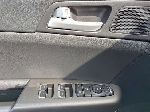 Used 2022 Kia Sportage Nightfall Edition image 14