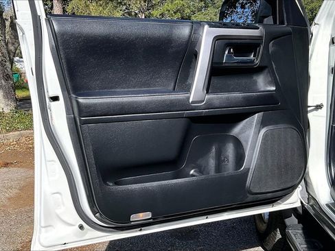 Used 2023 Toyota 4Runner SR5 Premium image 17