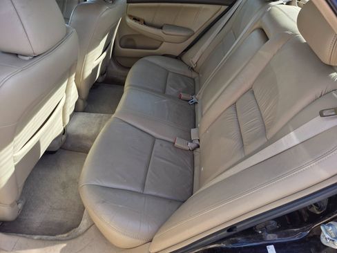 Used 2005 Honda Accord EX image 10