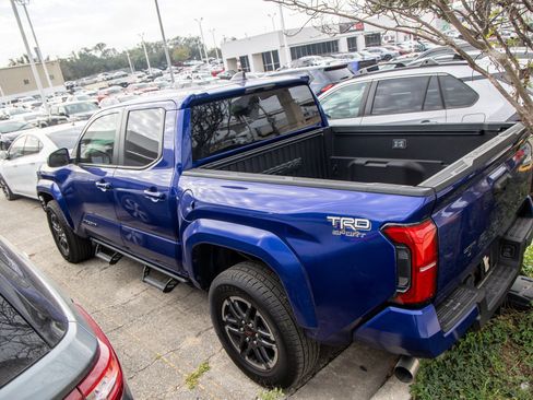 Used 2025 Toyota Tacoma TRD Sport image 8