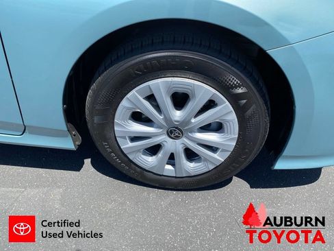 Certified 2022 Toyota Prius L Eco FWD image 10