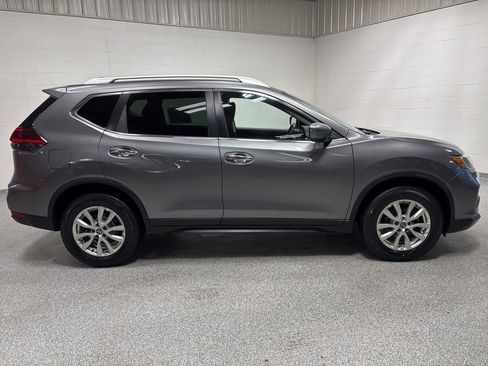 Used 2018 Nissan Rogue SV image 8