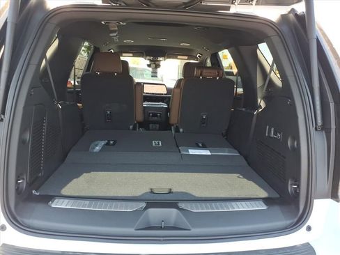 New 2026 Chevrolet Tahoe High Country AWD/4WD image 15