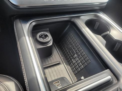 Used 2025 Ford Expedition Max Platinum image 27