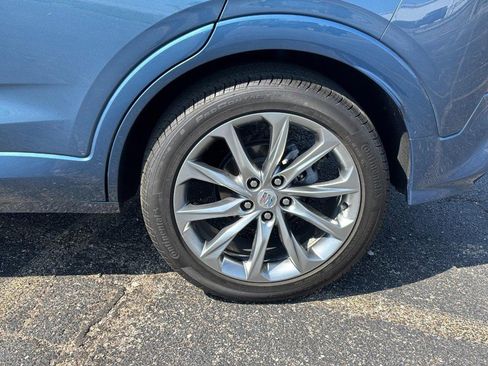 Used 2025 Buick Encore GX Avenir w/ Avenir Technology Package image 9