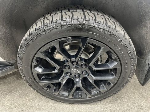 Used 2023 Chevrolet Tahoe RST image 14