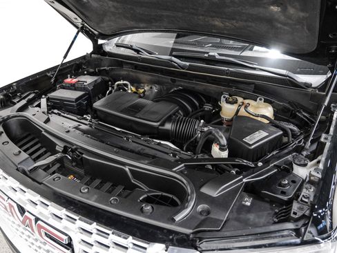 Used 2021 GMC Yukon Denali w/ Denali Premium Package image 60