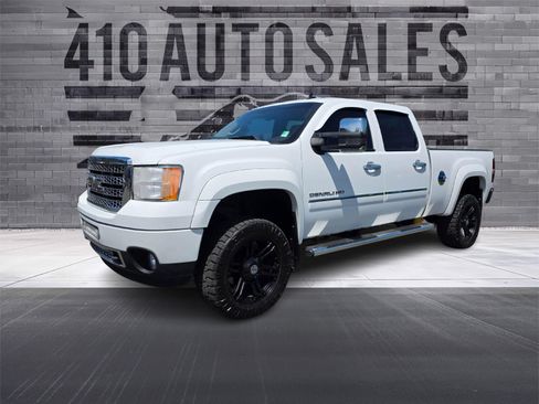 Used 2013 GMC Sierra 2500 Denali w/ Suspension Package, Off-Road AWD/4WD image 6