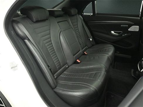 Used 2020 Mercedes-Benz S 560 4MATIC Sedan image 20