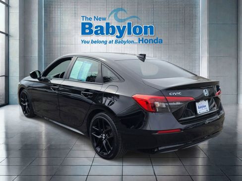 Used 2023 Honda Civic Sport image 3