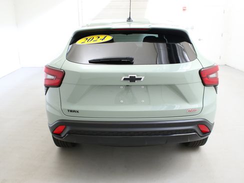 Used 2024 Chevrolet Trax RS w/ Driver Confidence Package image 8
