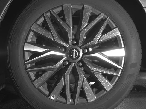 Used 2025 Nissan Altima 2.5 SV FWD image 14