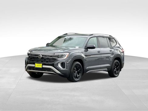 New 2026 Volkswagen Atlas Peak Edition AWD/4WD image 1