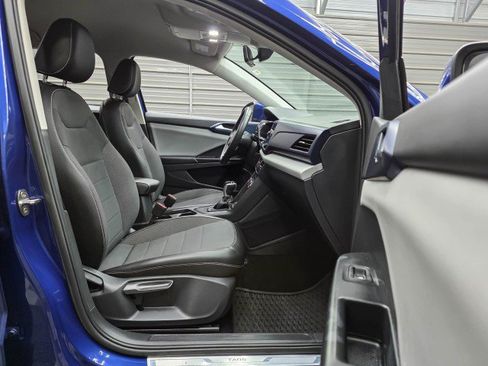Used 2022 Volkswagen Taos SE w/ IQ.Drive SE Package FWD image 15